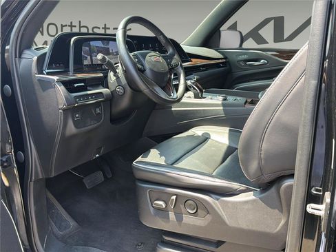 Used 2023 Cadillac Escalade Premium Luxury AWD/4WD image 8