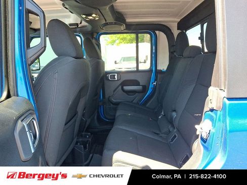 Used 2021 Jeep Gladiator Sport AWD/4WD image 12