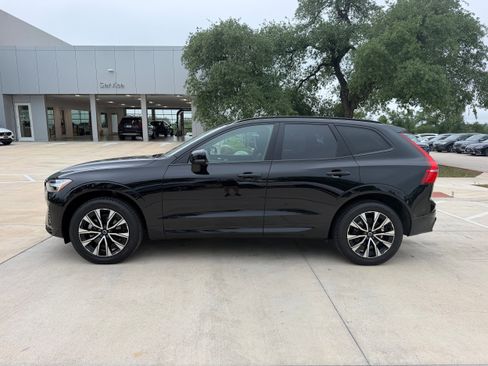 Certified 2025 Volvo XC60 B5 Plus AWD/4WD image 3
