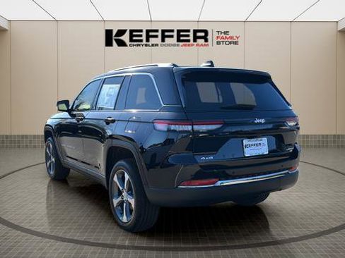 New 2025 Jeep Grand Cherokee Limited image 3