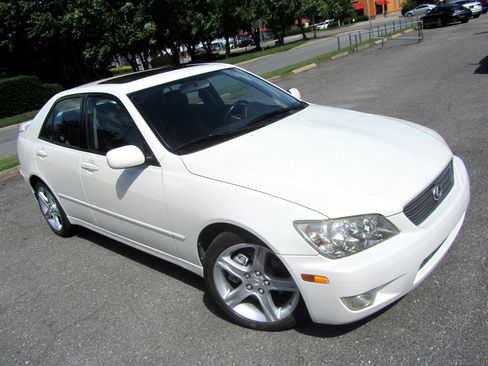 Used 2001 Lexus IS 300 image 3