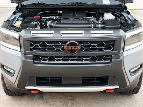 Used 2026 Nissan Frontier Pro-X w/ Pro-X Convenience Package RWD image 8