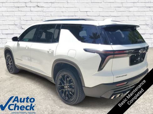 Used 2024 Chevrolet Traverse LT w/ Midnight/Sport Edition FWD image 2