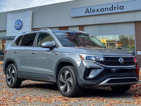 Certified 2023 Volkswagen Taos SE w/ Panoramic Sunroof Package image 1
