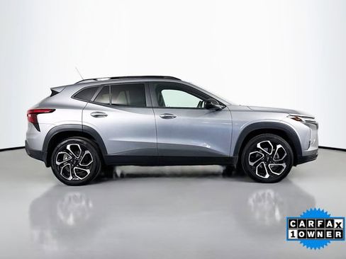 Used 2025 Chevrolet Trax RS w/ Driver Confidence Package image 8