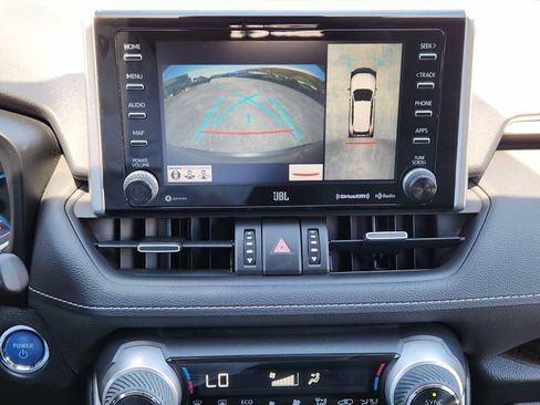 Used 2020 Toyota RAV4 Limited AWD/4WD image 19