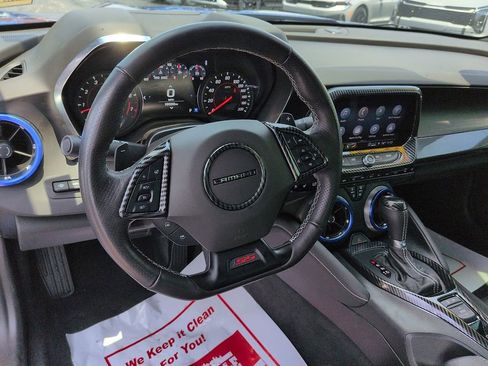 Used 2022 Chevrolet Camaro SS RWD image 9