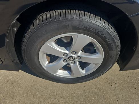 Used 2020 Toyota Sienna L image 2