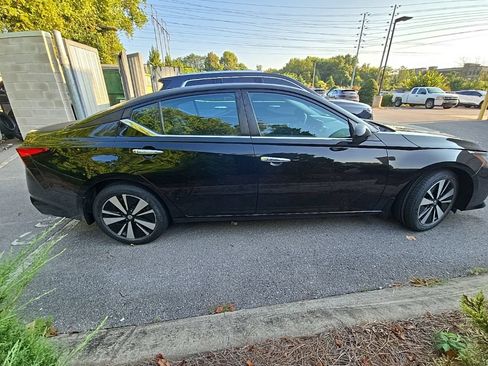 Used 2021 Nissan Altima 2.5 SV FWD image 8