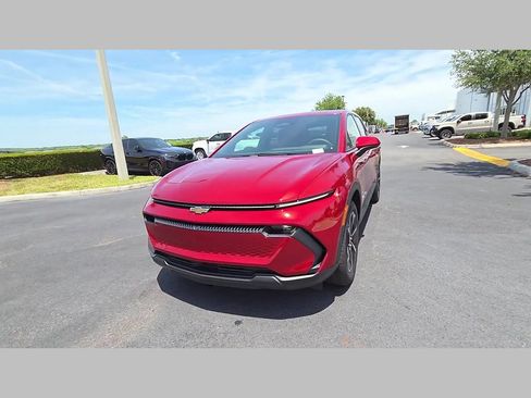 New 2026 Chevrolet Equinox EV LT FWD image 22