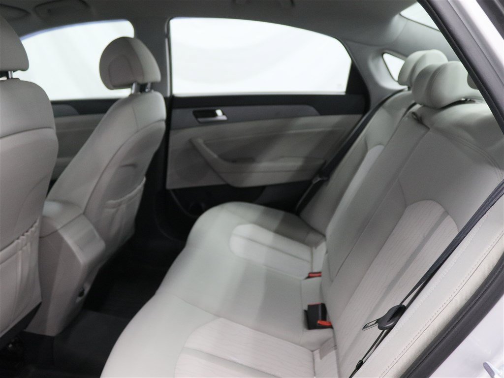 Used 2016 Hyundai Sonata SE FWD image 16
