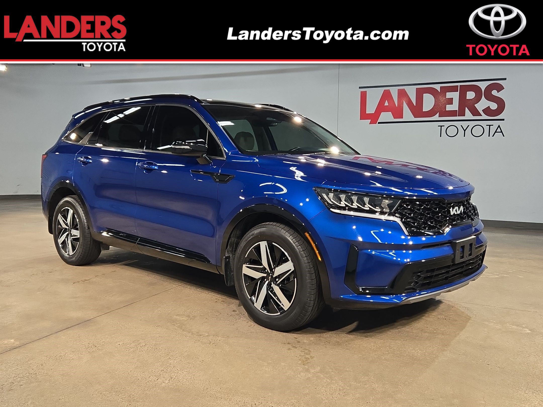 Used 2022 Kia Sorento S w/ Panoramic Sunroof Package FWD image 1