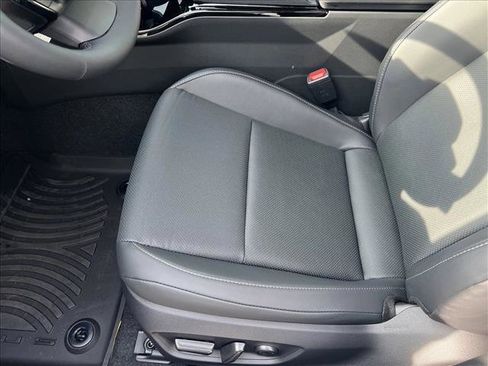 New 2026 Toyota Prius XLE FWD image 4