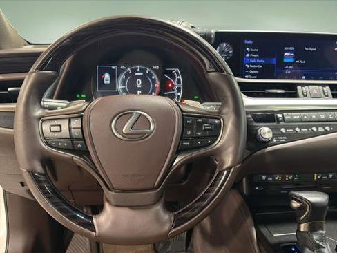 Certified 2021 Lexus ES 250 w/ Premium Package image 22