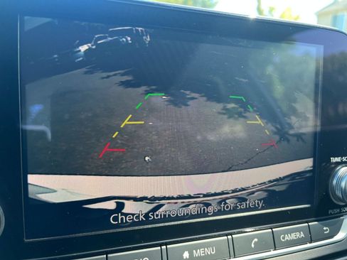 Used 2025 Nissan Altima 2.5 SV FWD image 23