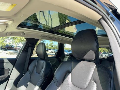 Certified 2023 Volvo XC60 B5 Plus image 11