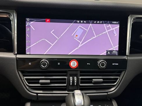 Certified 2026 Porsche Macan AWD/4WD image 23