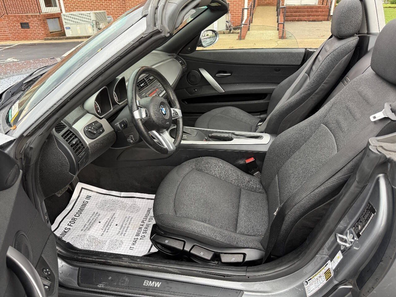 Used 2008 BMW Z4 3.0i RWD image 13