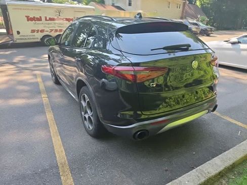 Used 2023 Alfa Romeo Stelvio Ti AWD/4WD image 2