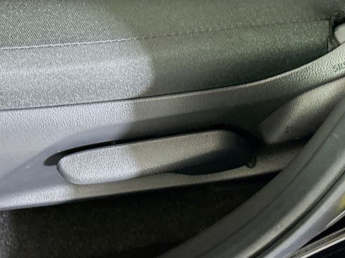 Used 2025 Toyota RAV4 LE AWD/4WD image 13