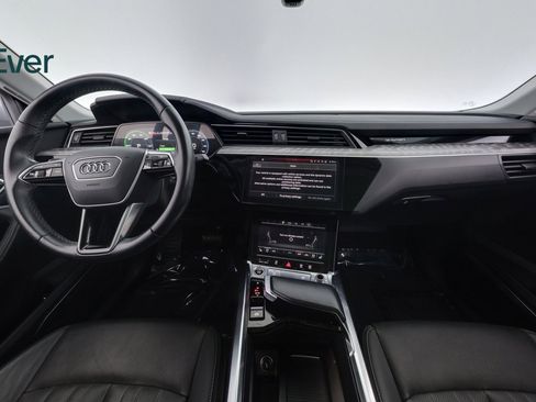 Used 2022 Audi e-tron Premium Plus image 23