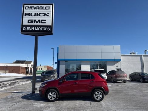 Used 2020 Chevrolet Trax LT w/ Driver Confidence Package image 2