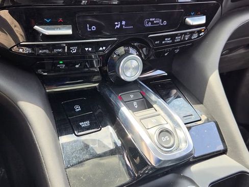 Used 2024 Acura MDX SH-AWD w/ Technology Package image 23