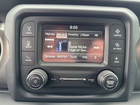 Used 2018 Jeep Wrangler Unlimited Sport S image 10