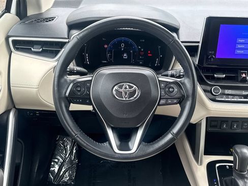 Used 2023 Toyota Corolla Cross XLE w/ Convenience Package AWD/4WD image 14
