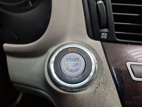 Used 2015 INFINITI Q70 L 5.6 w/ V8 Deluxe Technology Package image 17