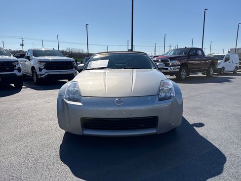 Used 2005 Nissan 350Z Touring image 8