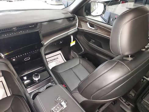 New 2026 Jeep Grand Cherokee L Limited AWD/4WD image 11