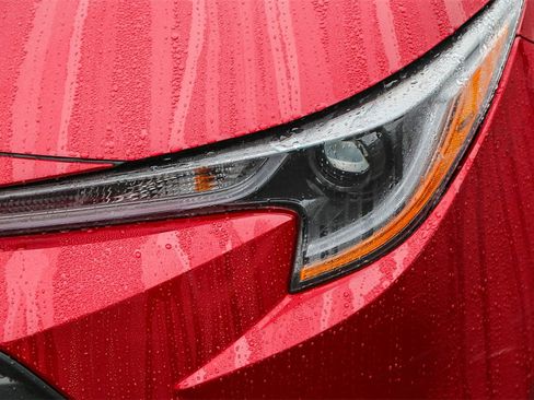 Used 2023 Toyota Corolla LE image 5