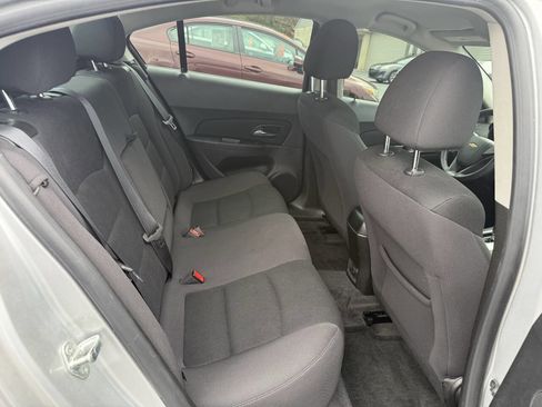 Used 2014 Chevrolet Cruze LT image 19