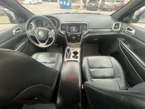 Used 2017 Jeep Grand Cherokee Limited image 18