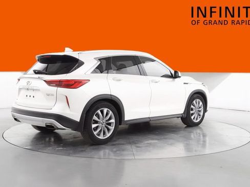 Used 2023 INFINITI QX55 Essential w/ Accent Package AWD/4WD image 7