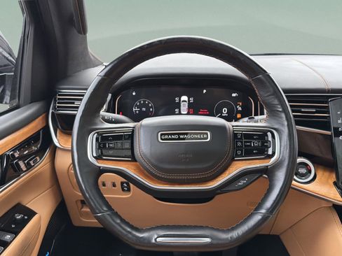 Used 2022 Jeep Grand Wagoneer Series III w/ Flexible Seating Group image 26