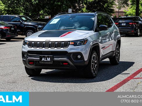 Used 2024 Jeep Compass Trailhawk AWD/4WD image 4