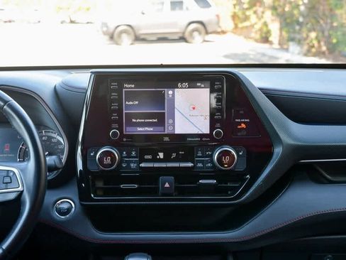 Certified 2022 Toyota Highlander XSE image 14