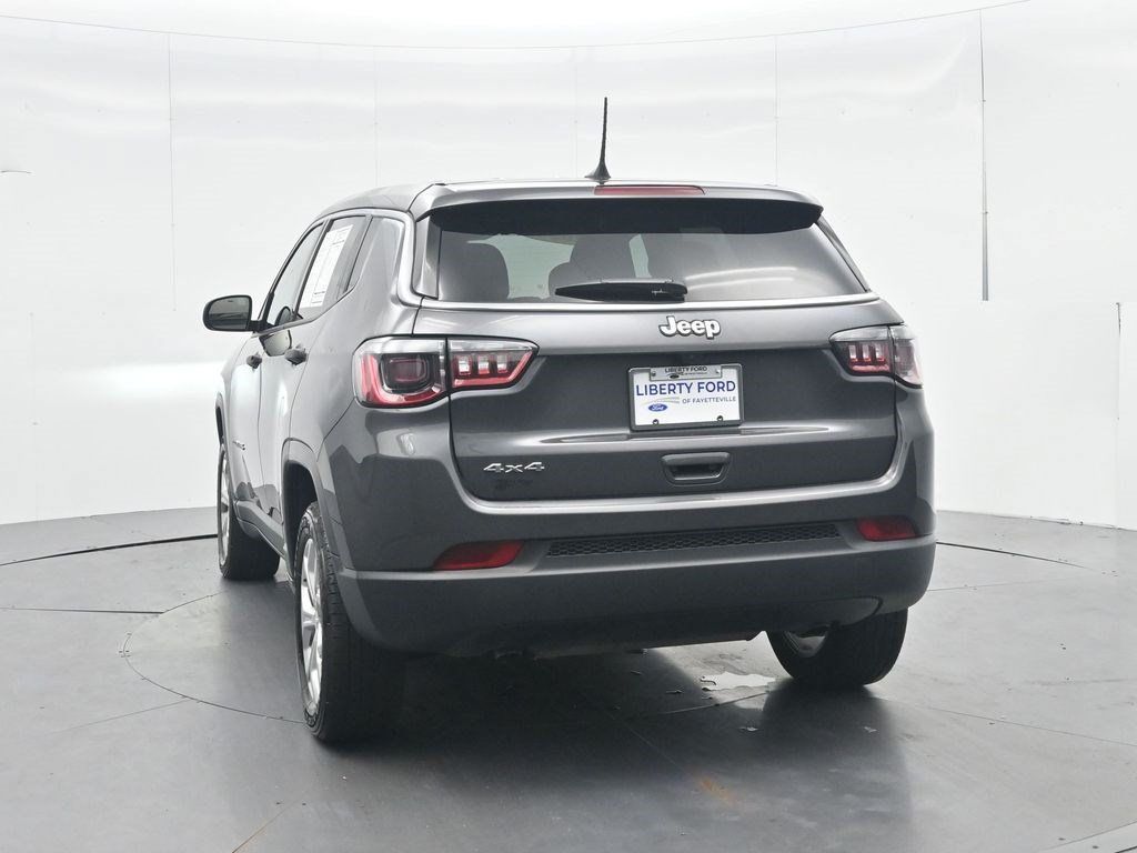 Used 2024 Jeep Compass Sport AWD/4WD image 7