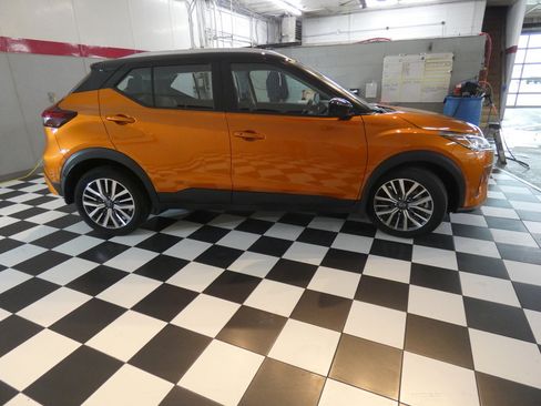 Used 2024 Nissan Kicks SV FWD image 4