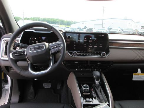 New 2026 GMC Canyon Denali AWD/4WD image 17