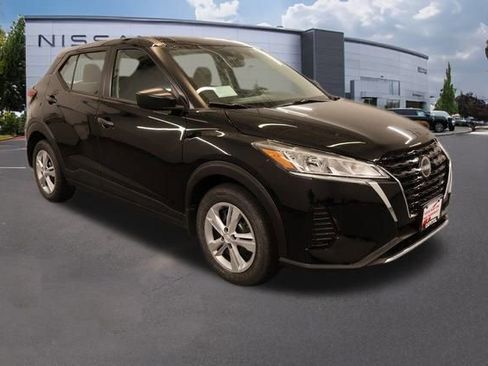 New 2025 Nissan Kicks Play S image 19