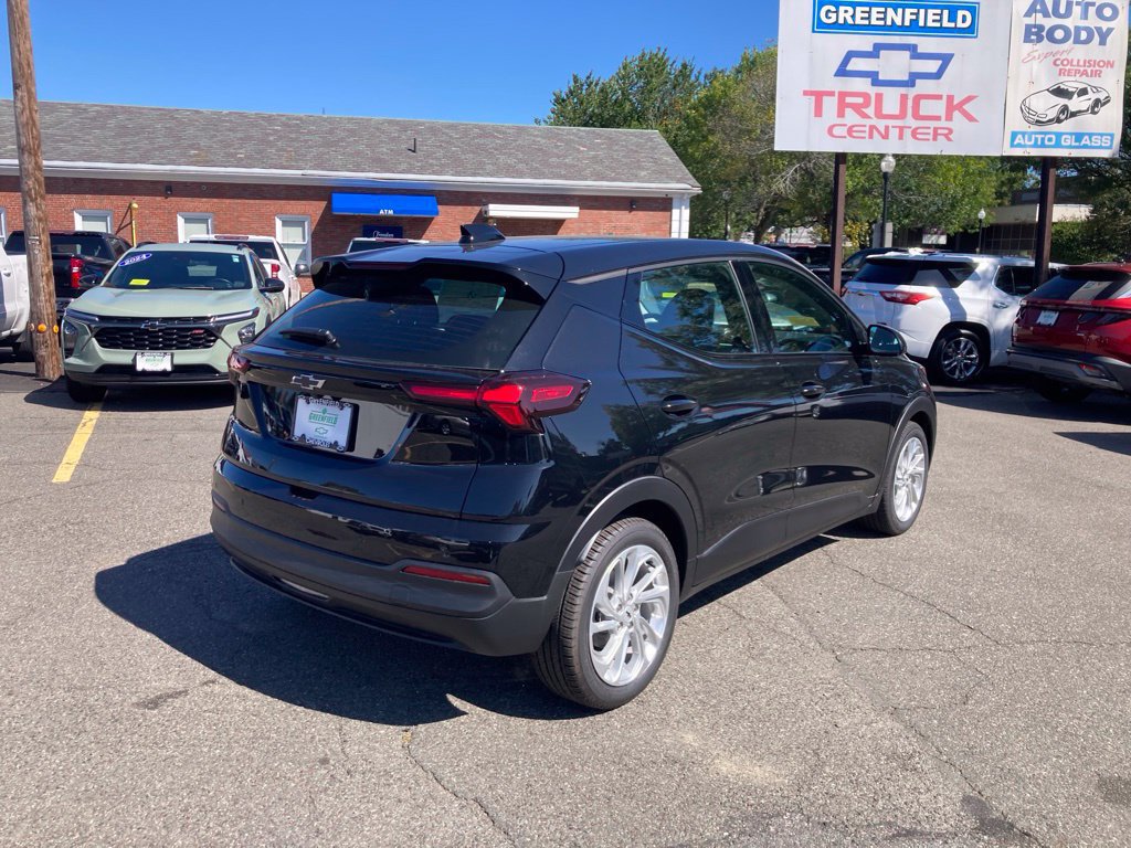 New 2027 Chevrolet Bolt LT w/ Comfort Package FWD image 30