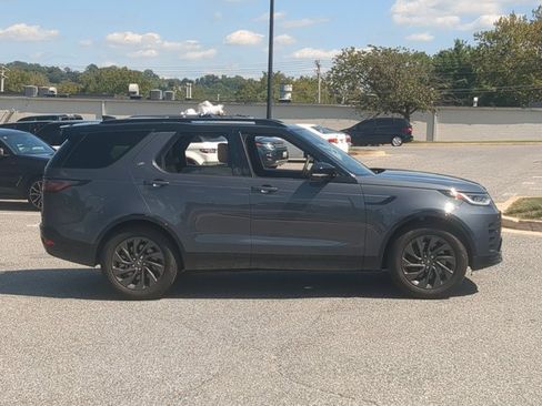 Used 2024 Land Rover Discovery Dynamic SE AWD/4WD image 4