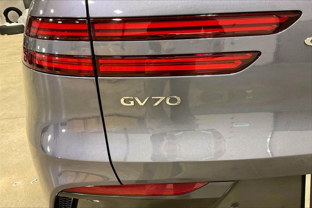 Used 2026 Genesis GV70 2.5T Select AWD/4WD image 24