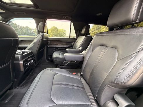 Used 2019 Ford Expedition Limited w/ Equipment Group 301A RWD image 14