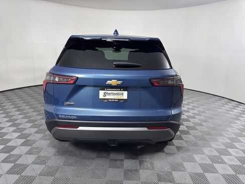 New 2026 Chevrolet Equinox LT w/ Convenience Package II FWD image 4