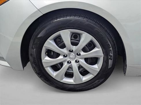Used 2023 Toyota Corolla LE image 21
