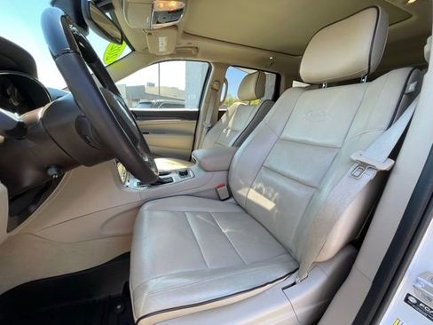 Used 2021 Jeep Grand Cherokee Overland AWD/4WD image 14